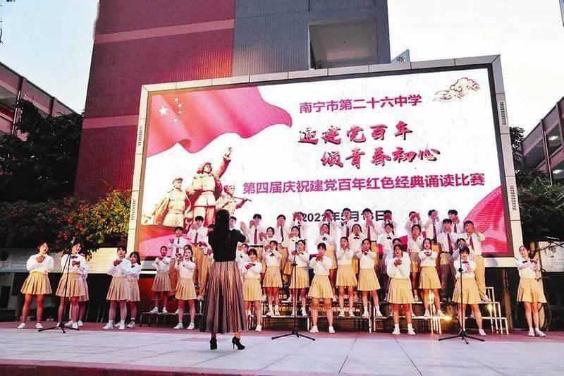 欧阳娜娜的身材秘密大公开：泳装写真与新专辑的双重惊喜！